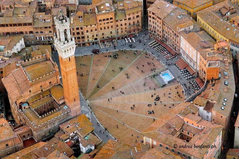 visite guidée Sienne classique avec Isabelle Piazza del Campo vue aérienne © Andrea Bonfanti photographer
